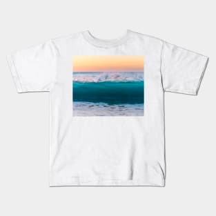 Blue ocean waves Kids T-Shirt